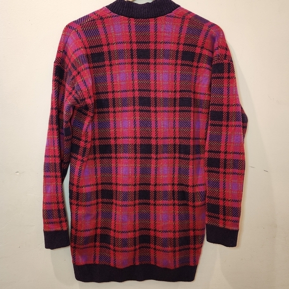 Ann Taylor Plaid Boyfriend V-Neck Cardigan Sweater Size Medium - Picture 2 of 7